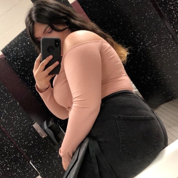 Meet your Posher, Angelica - Picture 1 of 1